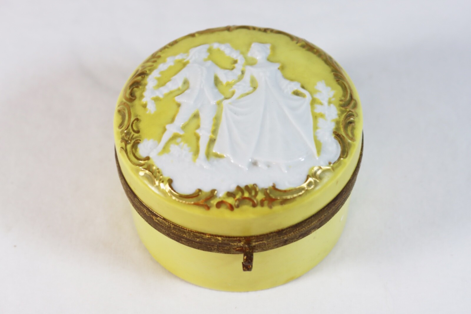 Antique JL Menau Porcelain Dresser Box Jewelry Trinket Powder Germany VICTORIAN