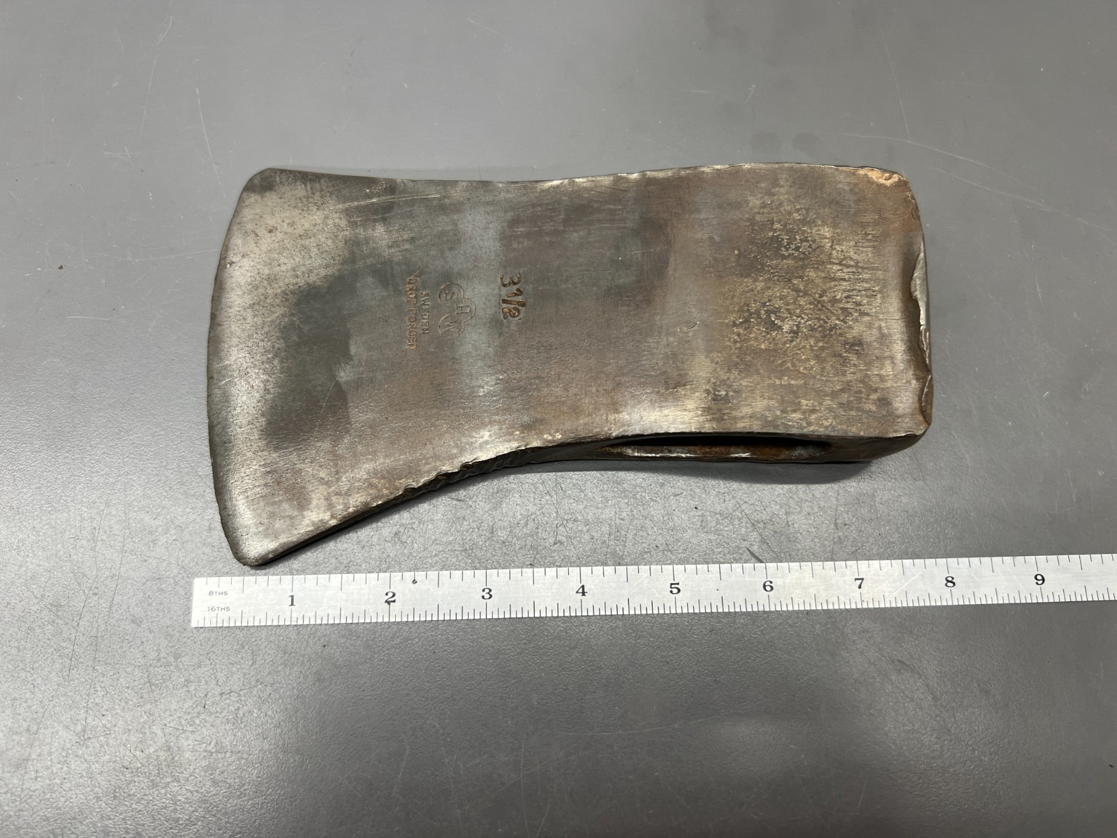 (q) RARE VINTAGE SVEN AXEL WETTERLINGS SAW SWEDEN 3-1/2 lb AXE HEAD