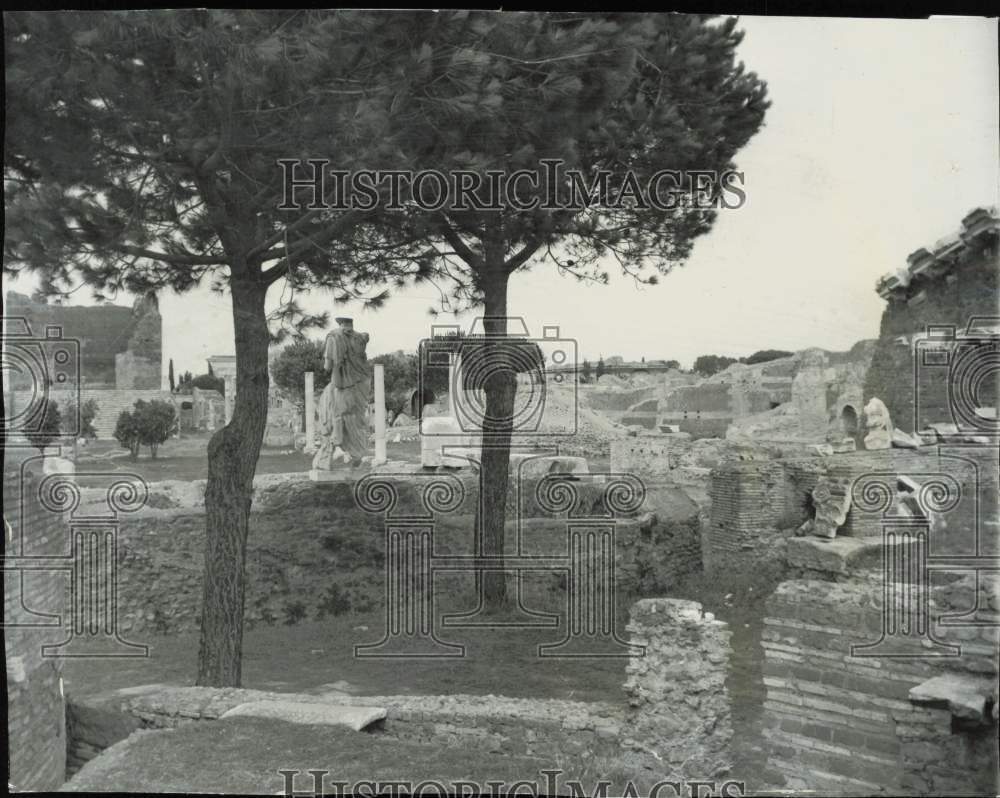 1966 Press Photo General view of ruins in Italy - lra55068