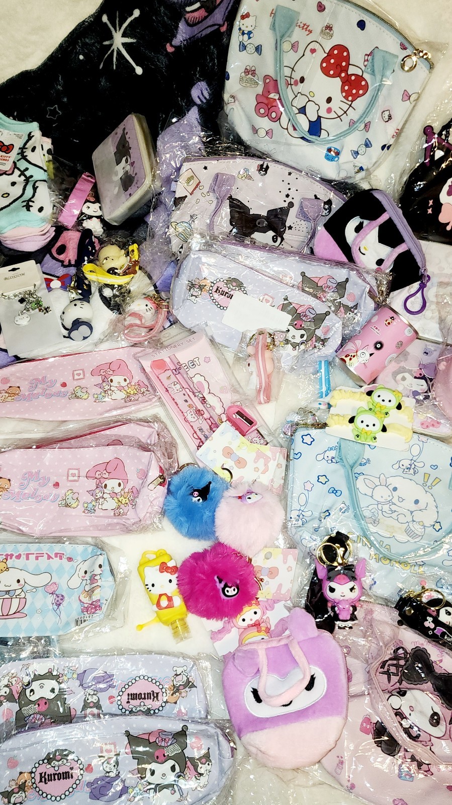 Sanrio Hello Kitty friends Mystery Surprise Box  Lot Of 15 + free Gifts  kawaii 