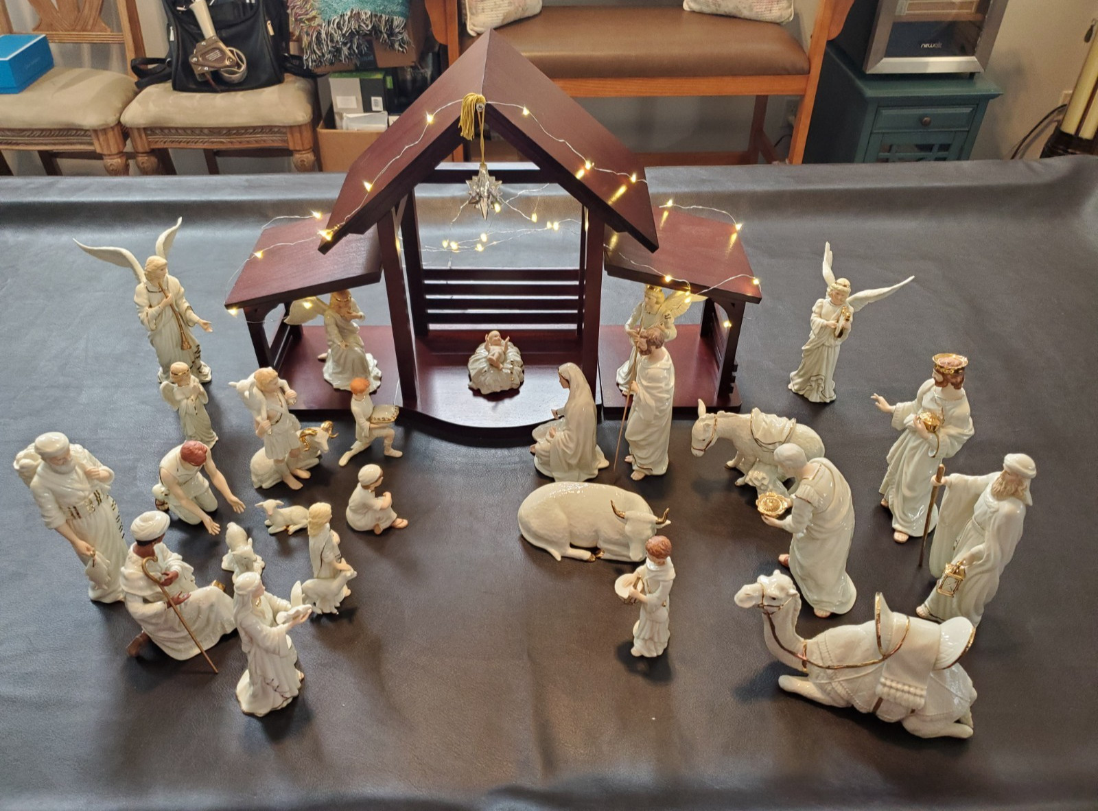 The 1995 Lenox Classic Nativity Set / 25 figures / 24K Gold Trim / Large Creche