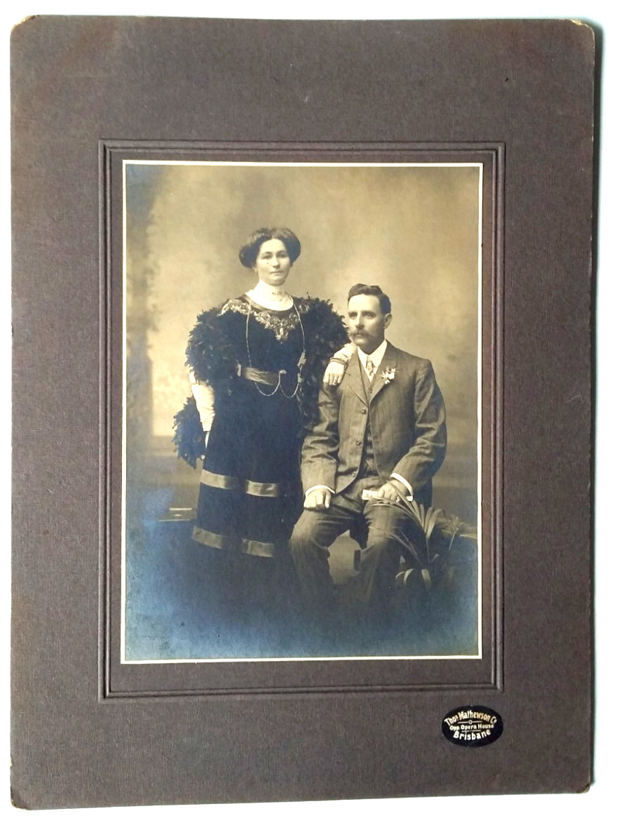 Photo Antique Man and Woman Brisbane Australian theme early 1900s Large ORIGINAL