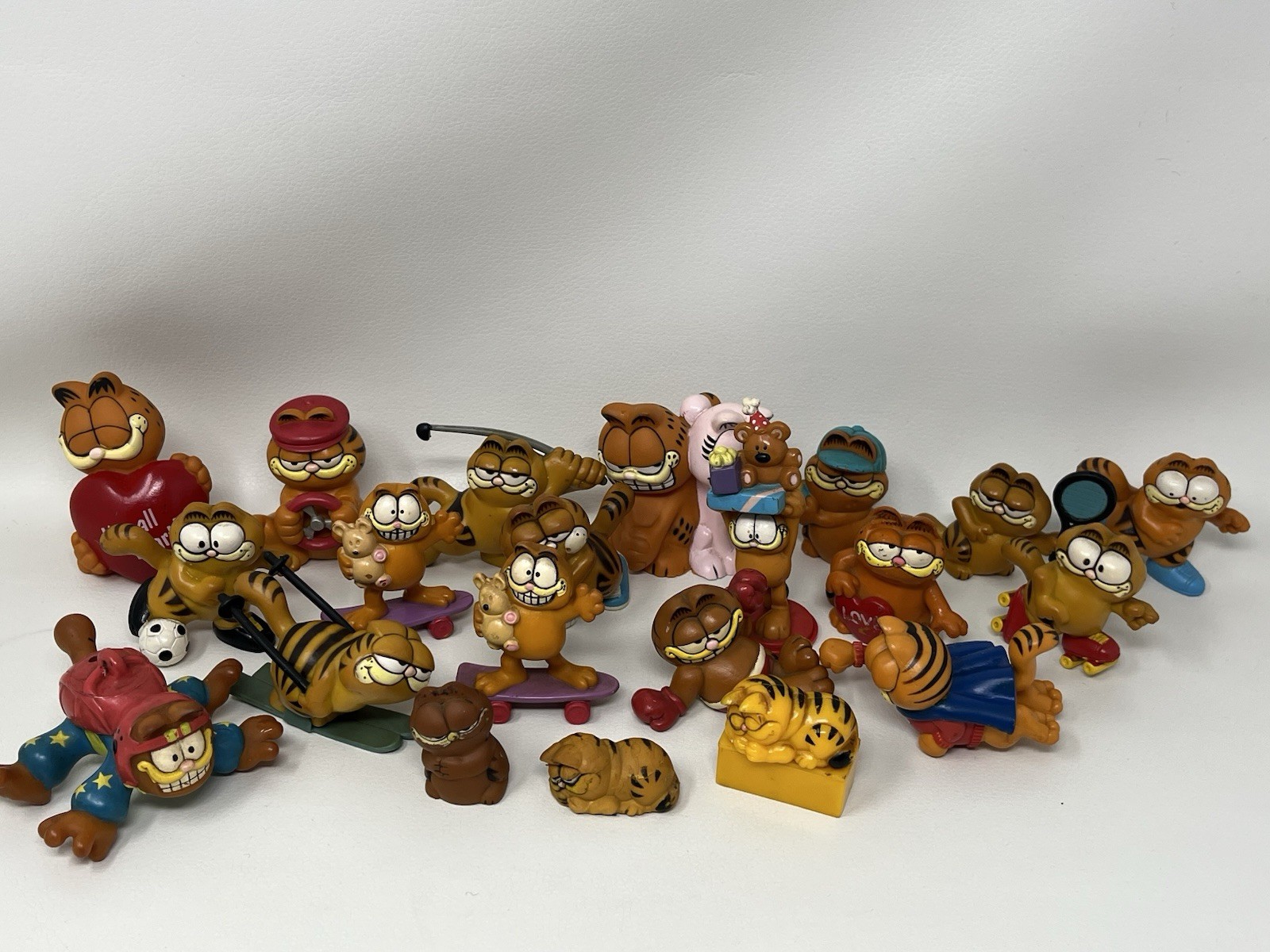 VTG  1978-81 Garfield Figures 1”, 2.5” Lot, United Feature Syndicated PVC USED