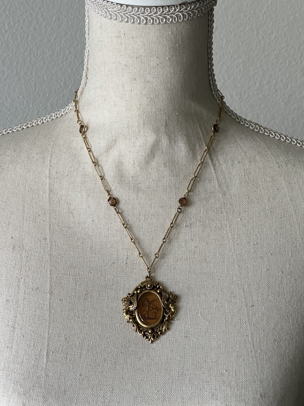 Vintage Goldette Intaglio Cameo Pendant Necklace Cupid Venus Gold Tone 1960s