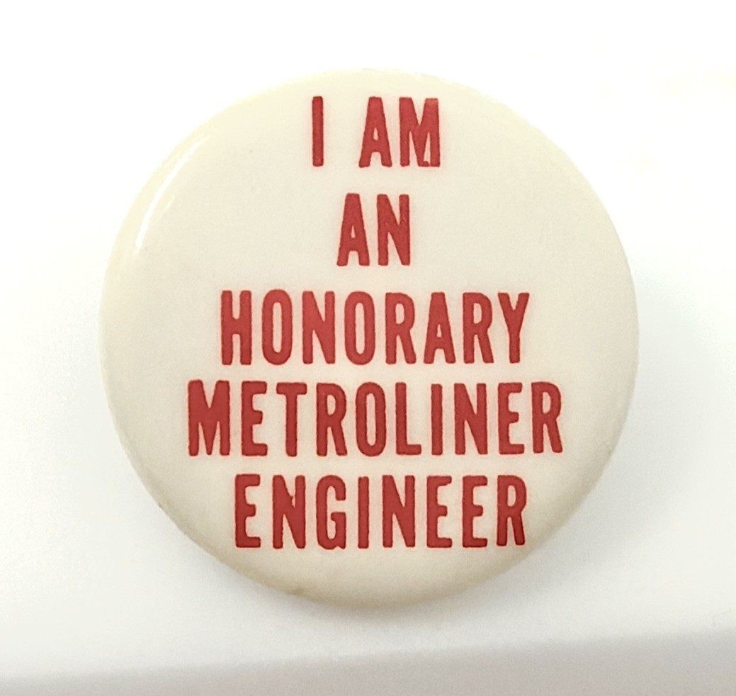 Scarce Vintage Amtrak Metroliner Pinback Button I Am An Honorary Train Pin
