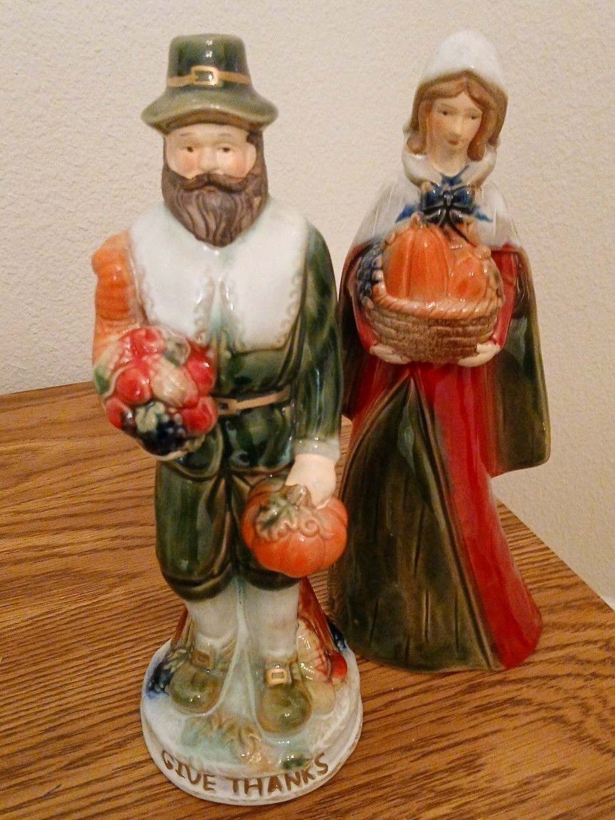Vtg Man & Woman Pilgrim Figurines Thanksgiving Give Thanks Bless Us Cottagecore
