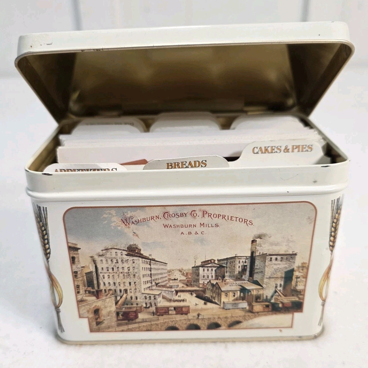 Vintage WASHBURN’S Gold Metal Flour Recipe Box Cards w Cooking Tips & Recipes