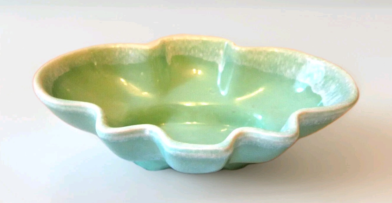     VINTAGE MCM PLANTER BOWL MINT GREEN & WHITE DRIP GLAZE USA 9
