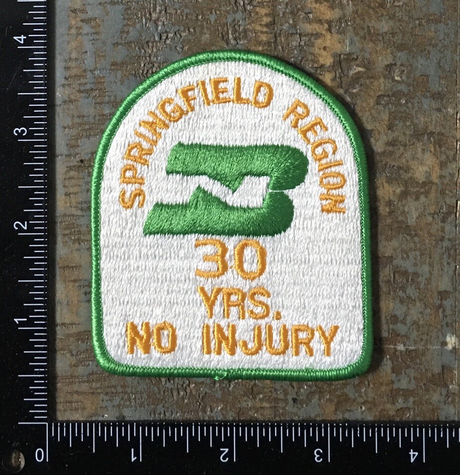Vintage BURLINGTON NORTHERN Springfield Region 30 YEARS NO INJURY Sew-On Patch