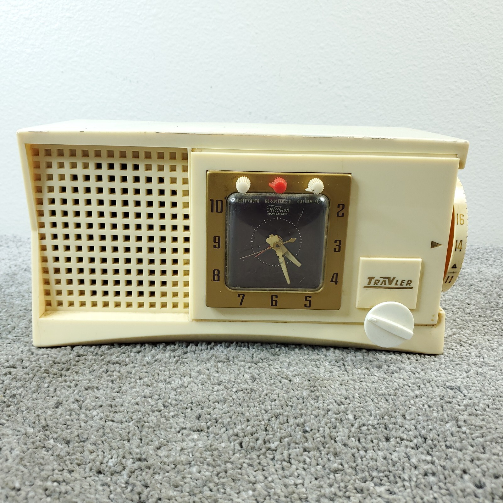 TRAV-LER Karenola 56-C42 Vintage Tube Radio Clock Mid Century White NOT Working