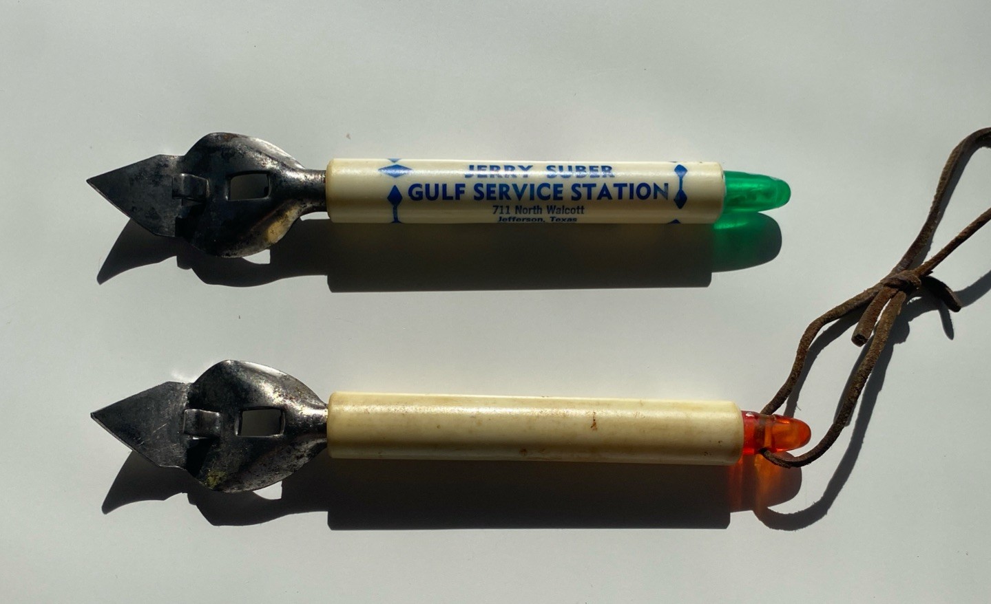 VTG GULF Oil Service Station Taillight Can Bottle Opener Jefferson Texas 