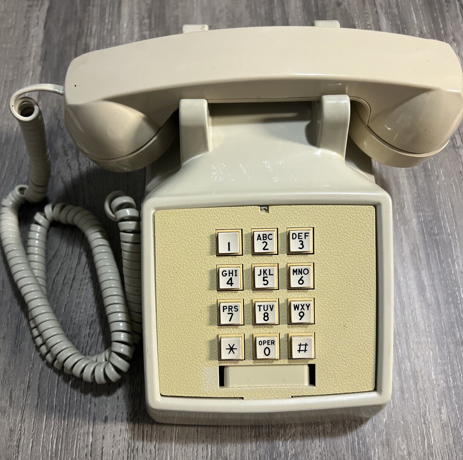 ITT 2500 Vintage~Push Button Touch-Tone Beige Desk Telephone~Made in USA ☎️