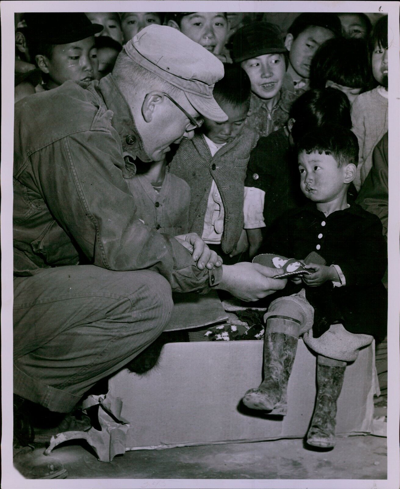 LG857 1953 Original Photo MITTENS PASSED OUT Orphan Korean Aid from Minnesota
