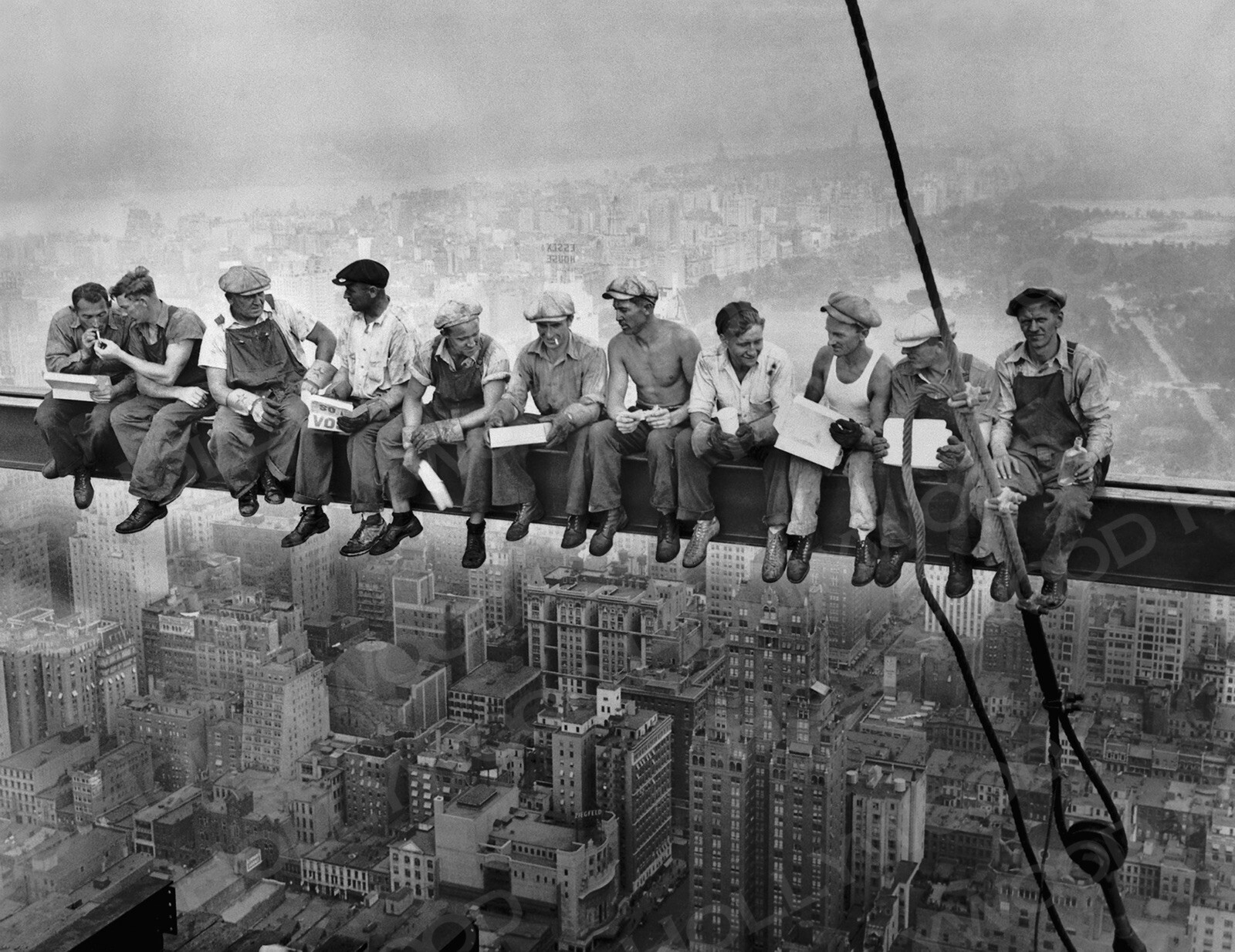 ICONIC 1932 ROCKEFELLER CENTER NEW YORK CITY IRON WORKERS LUNCH 8x10 PHOTO WM