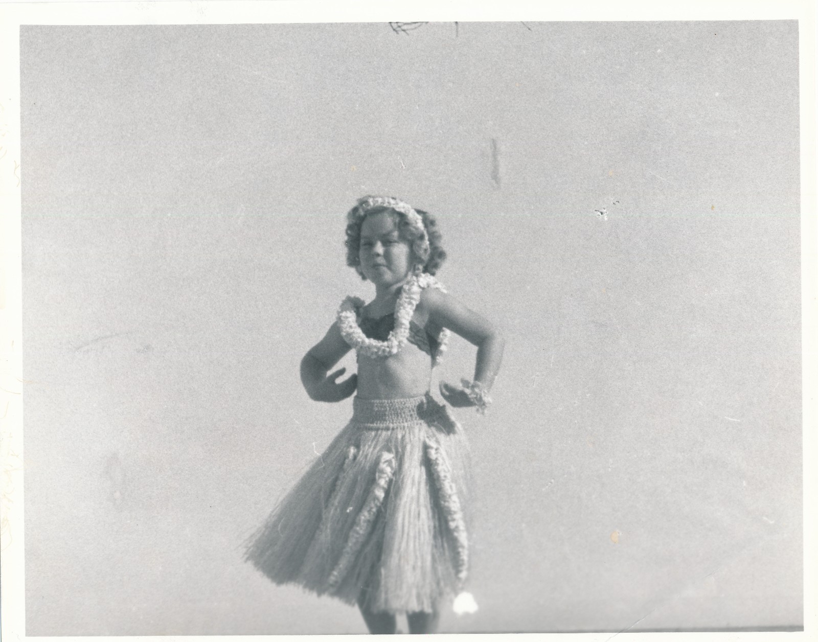 Shirley Temple 8x10 Photo - Vintage Blank Back S18-6 Shirley Temple 8x10 Photo - Vintage Blank Back S18-6