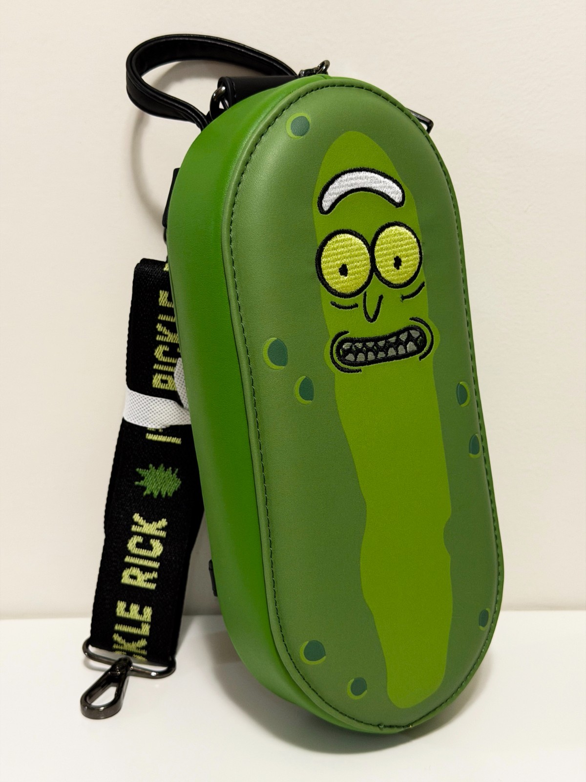 Loungefly Cartoon Rick and Morty, PICKLE RICK Sling Crossbody Bag, NEW, FASHION