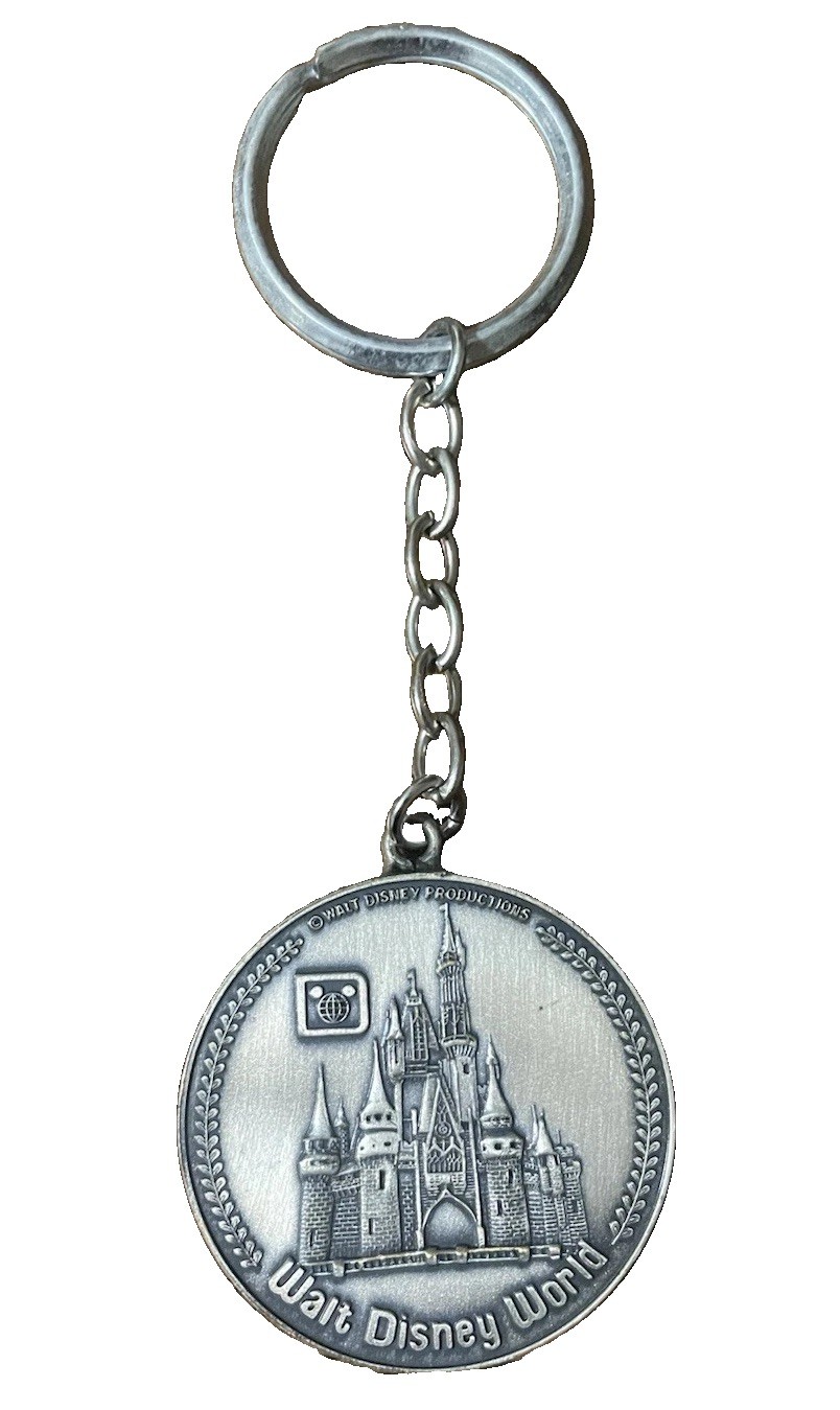 Vintage Walt Disney World Cinderellas Castle Key Ring