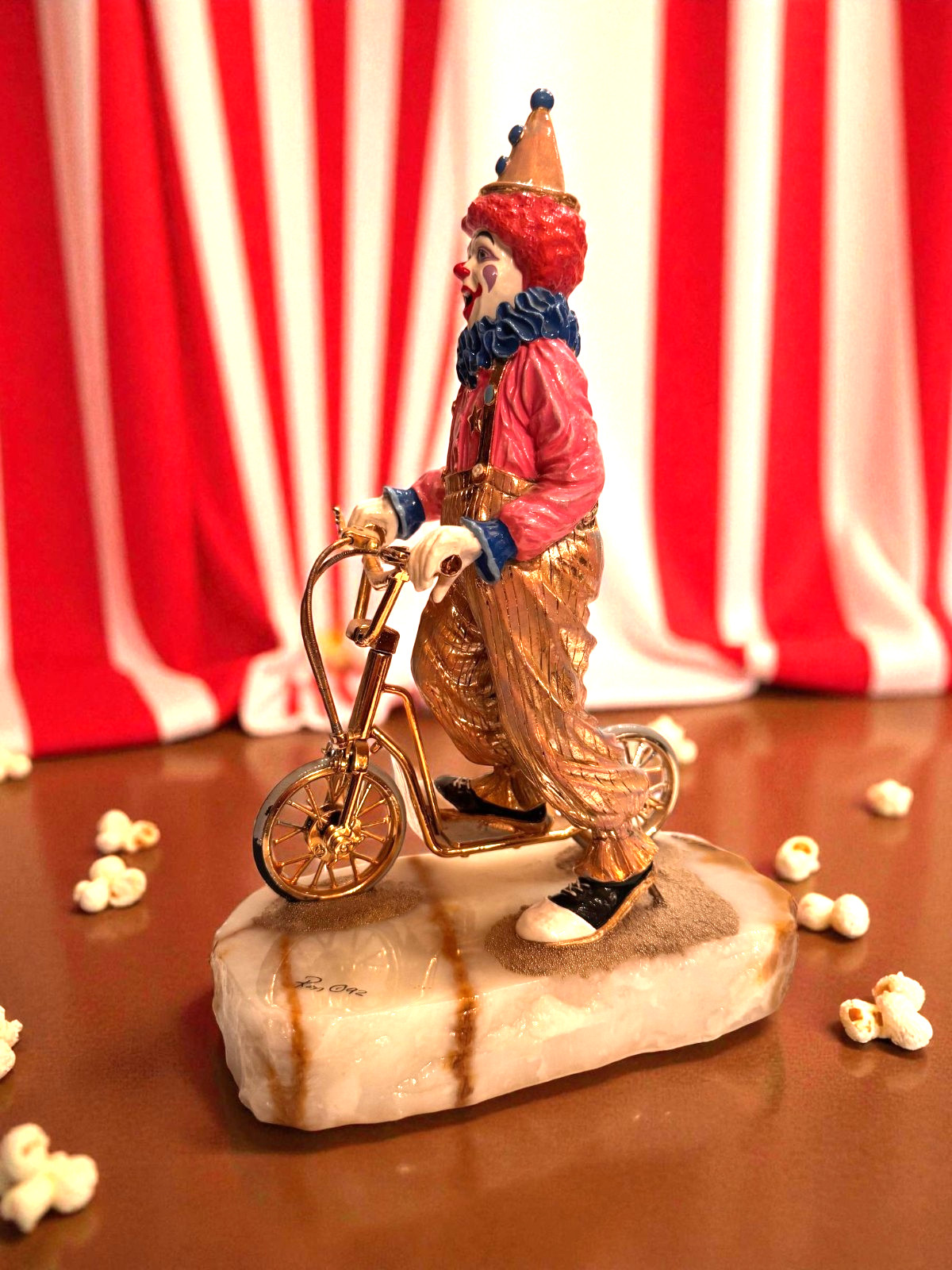 Ron Lee Clown “Scooter” Sculpture Signed on Onyx Base Circa 1990 Figurine