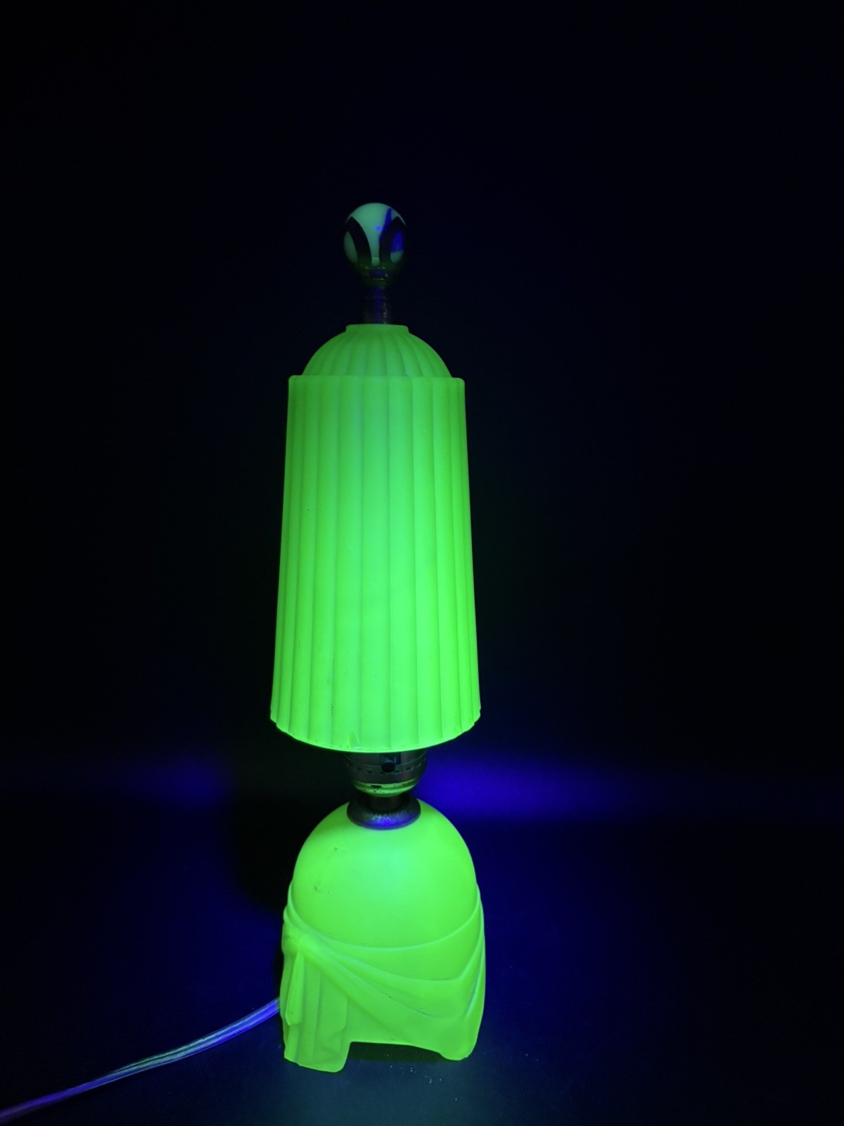 Houze Houzex Green Uranium Glass Boudoir lamp **read description**