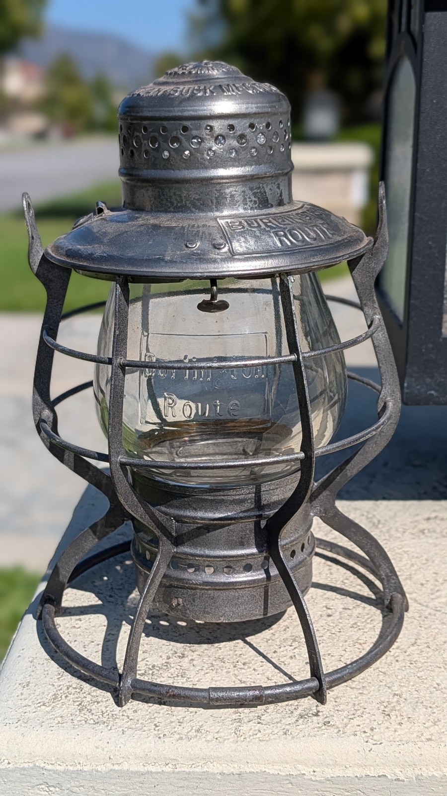BURLINGTON ROUTE HANDLAN BUCK TWIST OFF RAILROAD LANTERN CAST X-BASE LOGO GLOBE BURLINGTON ROUTE HANDLAN BUCK TWIST OFF RAILROAD LANTERN CAST X-BASE LOGO GLOBE