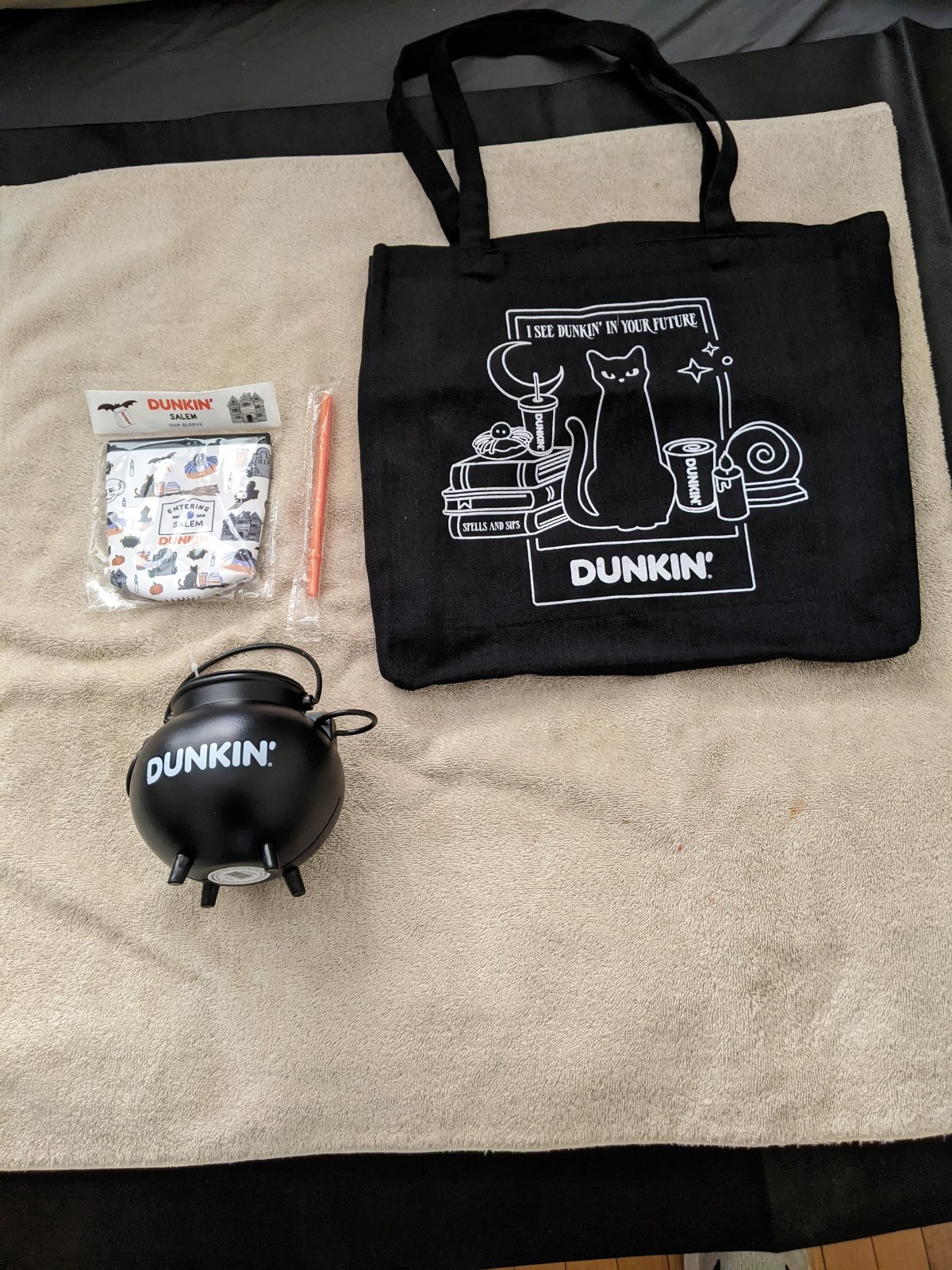 2025 / 2026 Salem Runs On Dunkin' SET: Tote Bag, Cauldron, Cup Sleeve - New