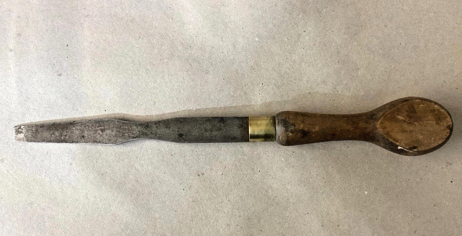 Vintage British Military Screwdriver 1977 with crow’s foot and serial number Vintage British Military Screwdriver 1977 with crow’s foot and serial number