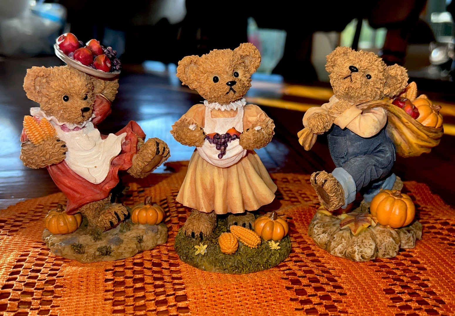 Home Interiors 2002 Fall Harvest Bears Figurine Set of 3 (#11768)