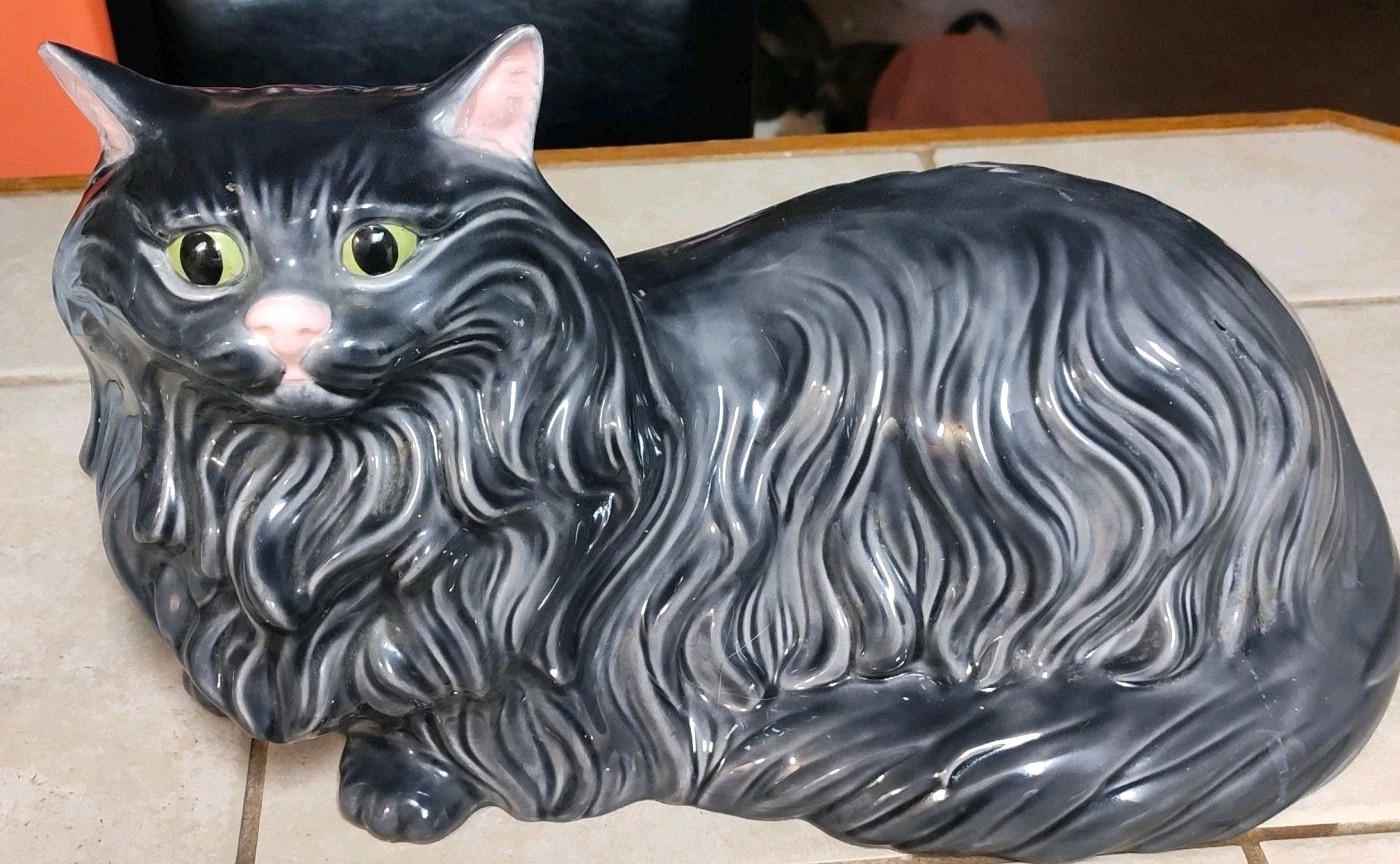 Albertas Molds Inc- Vintage Gray Ceramic Persian Cat Green Eyes 16\