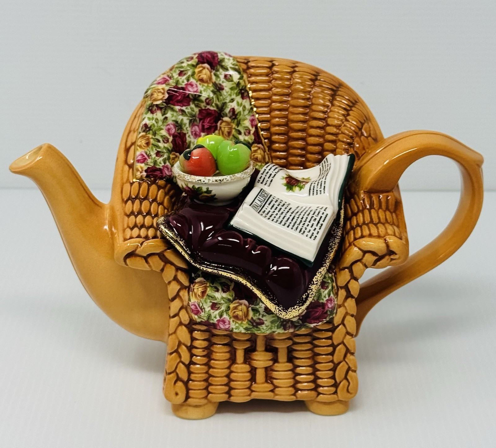 Vtg Royal Albert Cardew Designs Old Country Rose Chinz Chair Large Teapot RARE