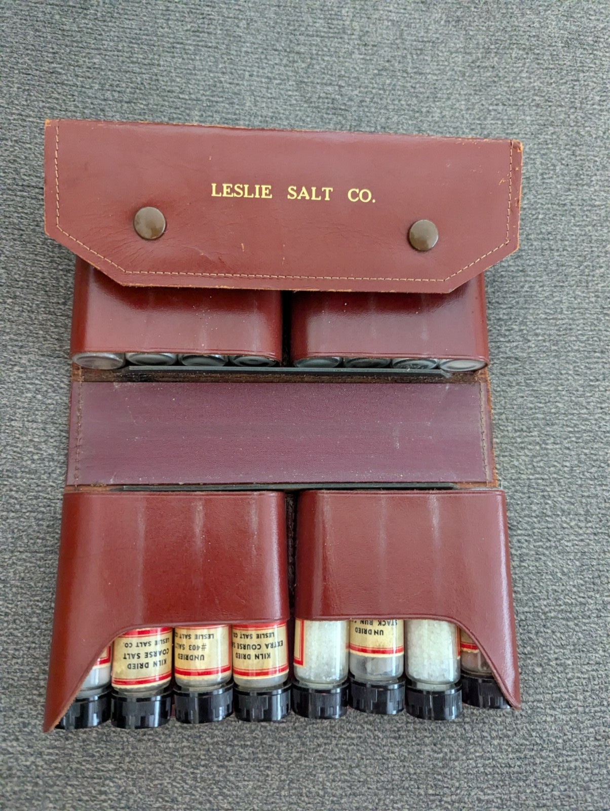 Vintage Leslie Salt Complete Salesman Sampler Kit Display Case 16 Full Bottles Vintage Leslie Salt Complete Salesman Sampler Kit Display Case 16 Full Bottles