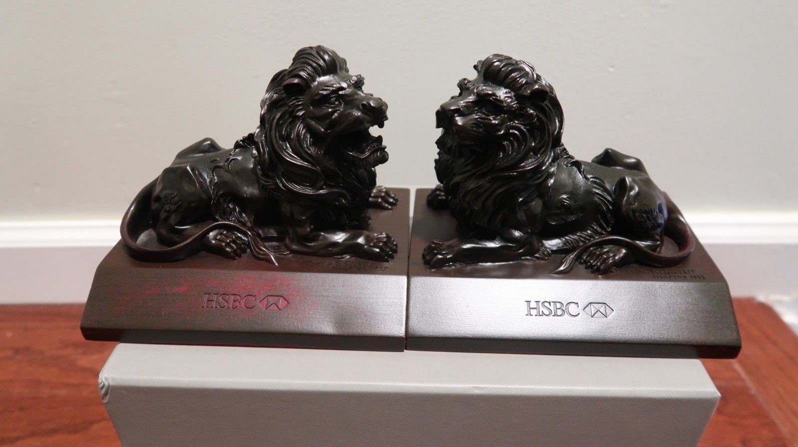 HSBC PAIR OF LION STATUE - SIZE: L15 X W11.5 X H13CM (PER LION) - RESIN MADE