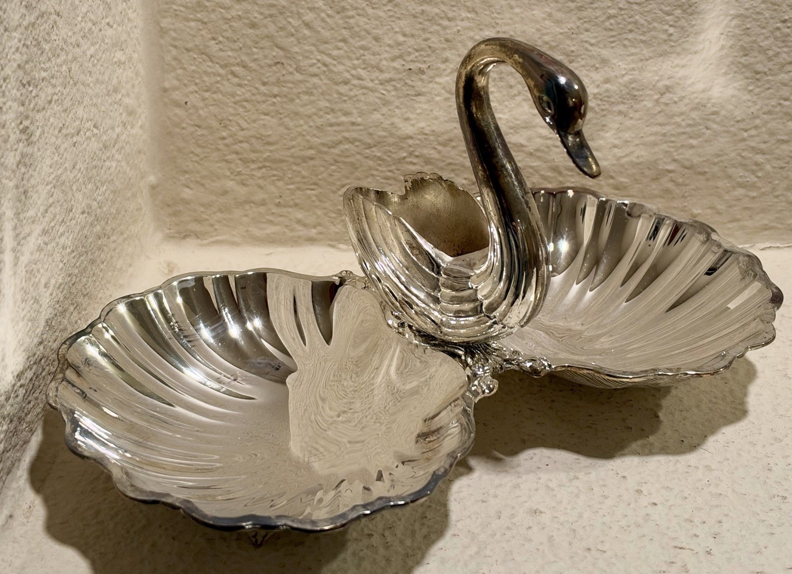 Vintage International Silver Co. Silverplated Swan & Double Candy Dish w/ Box