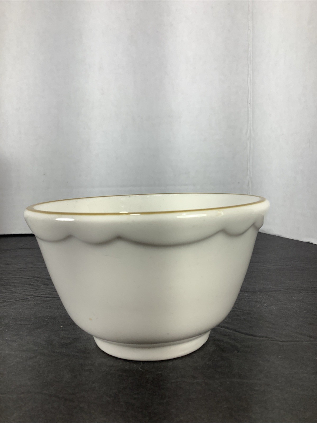 Buffalo China Decorative 4”x2.5” Soup/Custard Cup~Ivory & Gold
