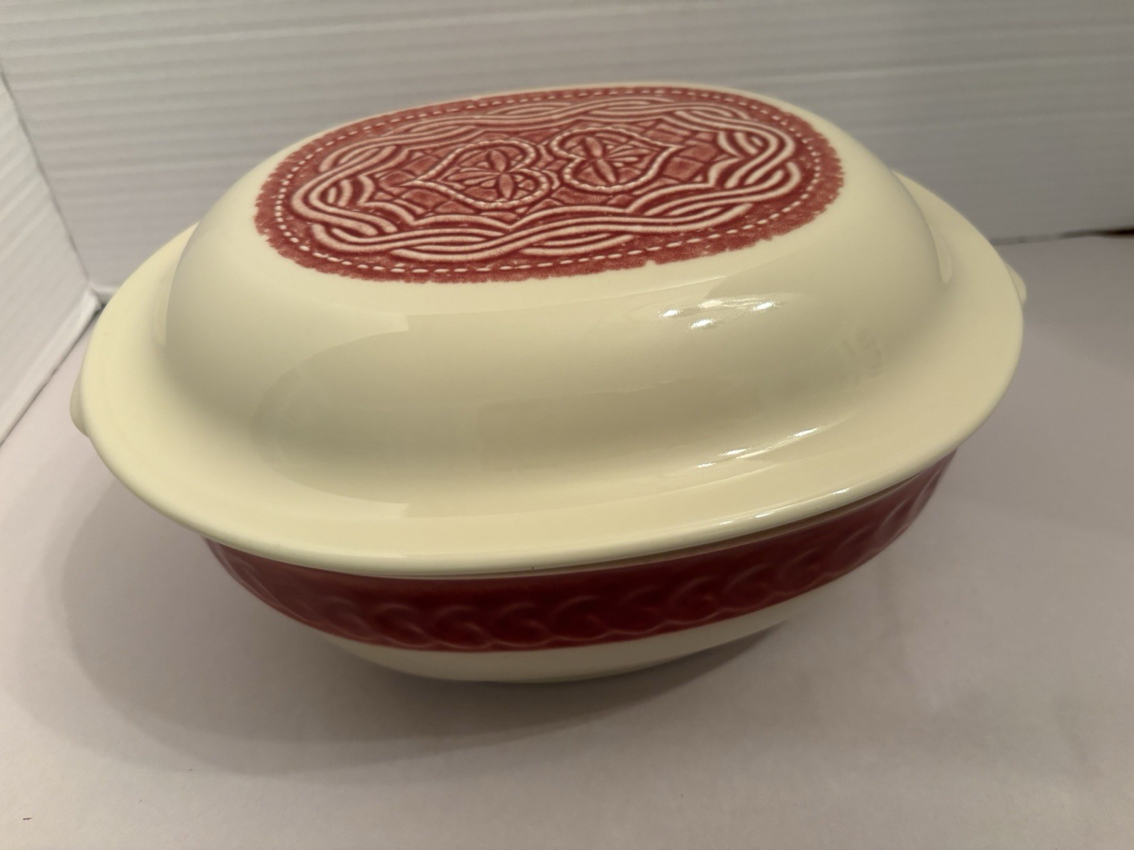 Longaberger Pottery Woven American Craft ACO Light Red Casserole Lidded Dish
