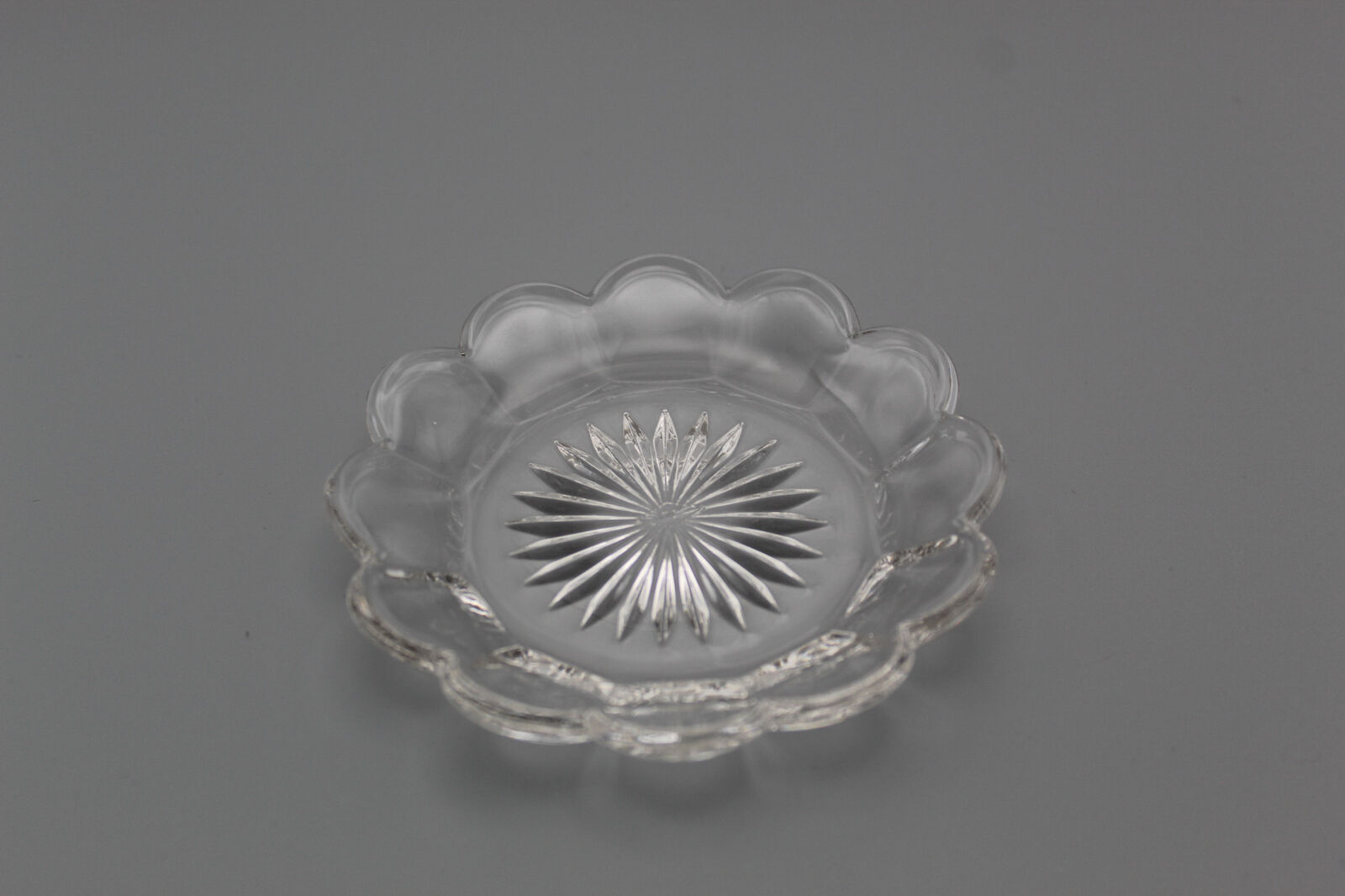 Antique Heisey Elegant Glassware Priscilla #351 Colonial Butter Pat Crystal