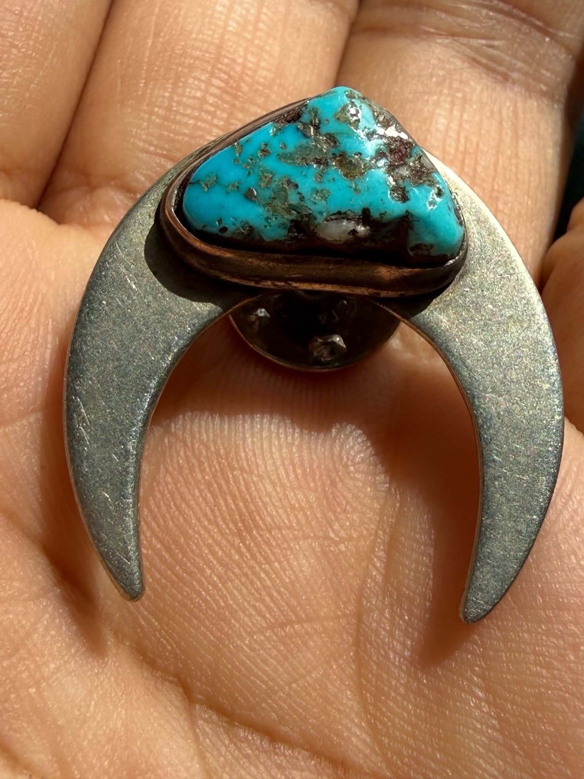Vintage Natural Turquoise Horseshoe Naja Native American Silver-Tone Lapel Pin