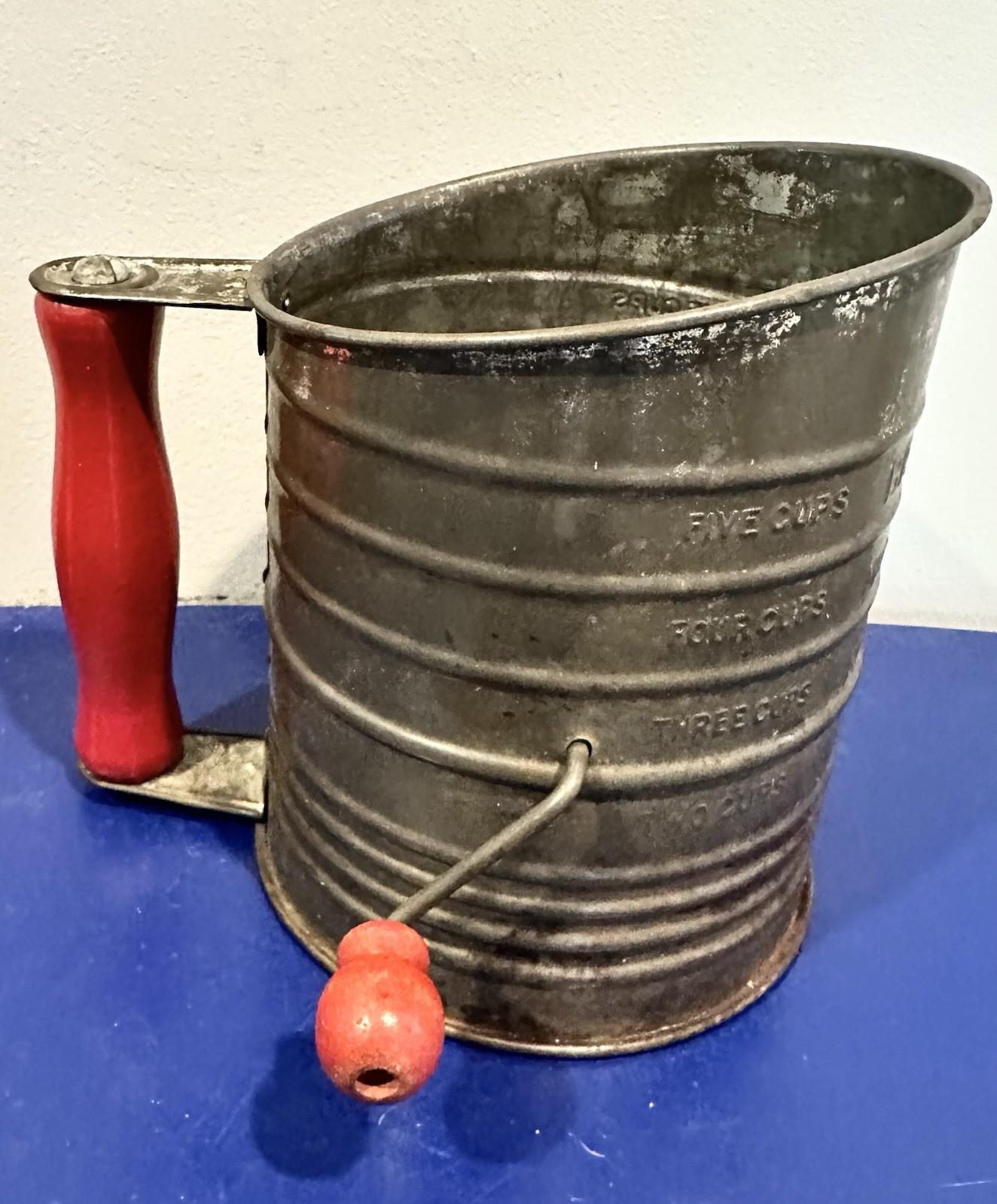 Vintage Bromwell's Measuring Sifter 5-Cup Red Wood Handle Farmhouse