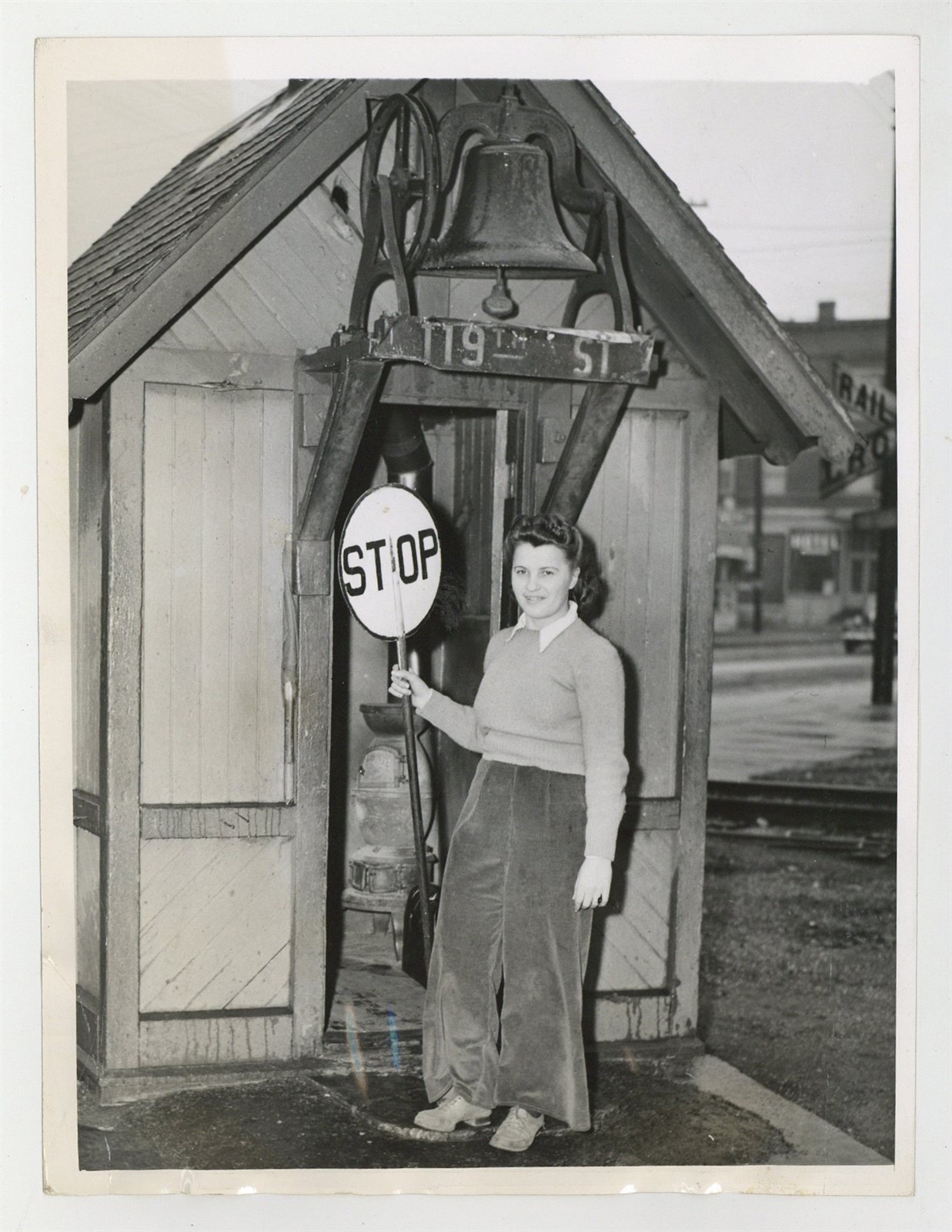 Pennsylvania RR Female Railroad Employee 1942 Crossing Guard WWII Photo J15501