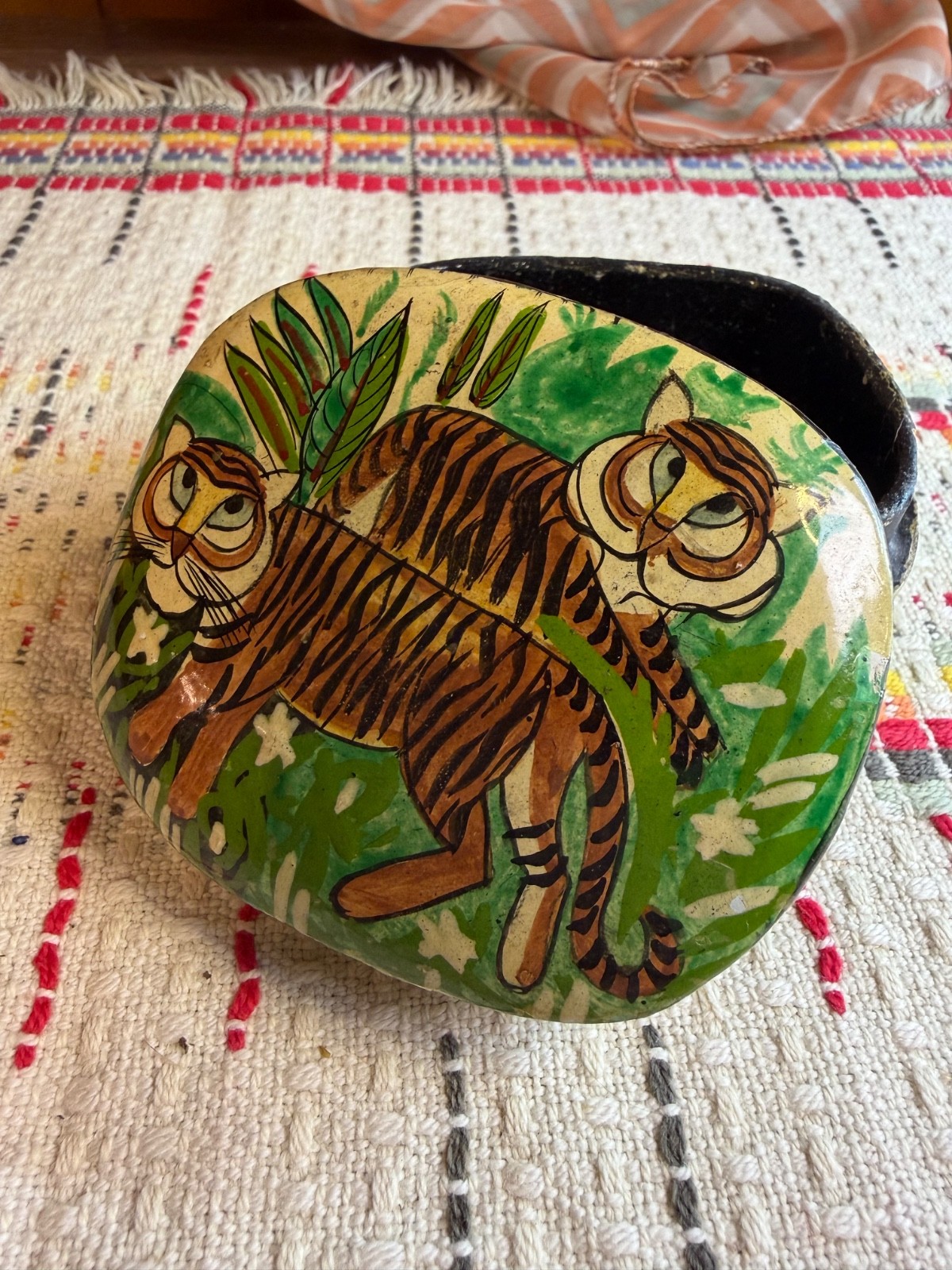Vintage Spencer Gifts India Papier Mache Tiger Trinket Box Hand Painted Folk Art