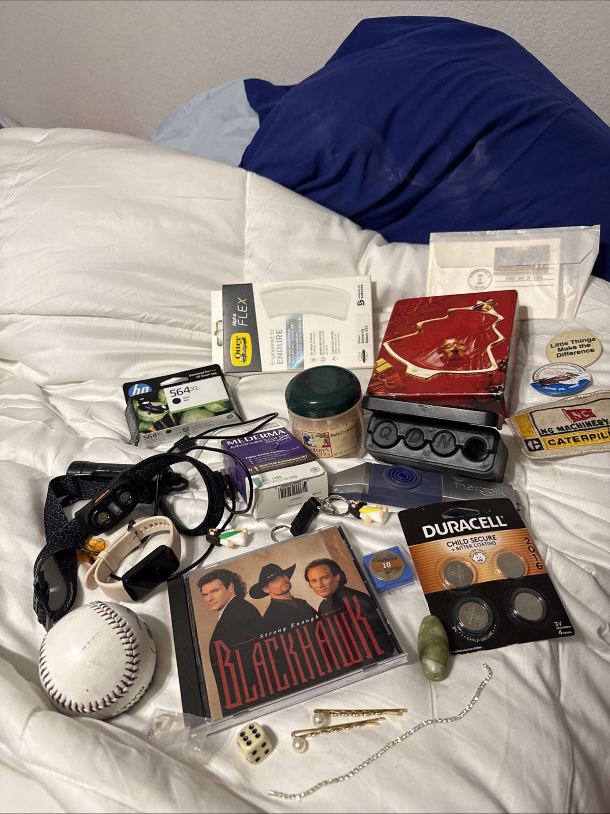 Ambiguous Treasure Junk Drawer lot-old & new-Estate Clean out. All In Picture 😊 Ambiguous Treasure Junk Drawer lot-old & new-Estate Clean out. All In Picture 😊
