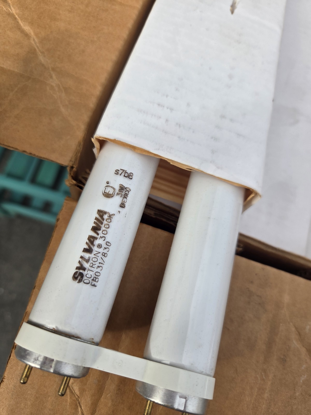 (Lot of 12) SYLVANIA FBO31/830 31 Watt T8 U-Bend Fluorescent Tube - 3000K