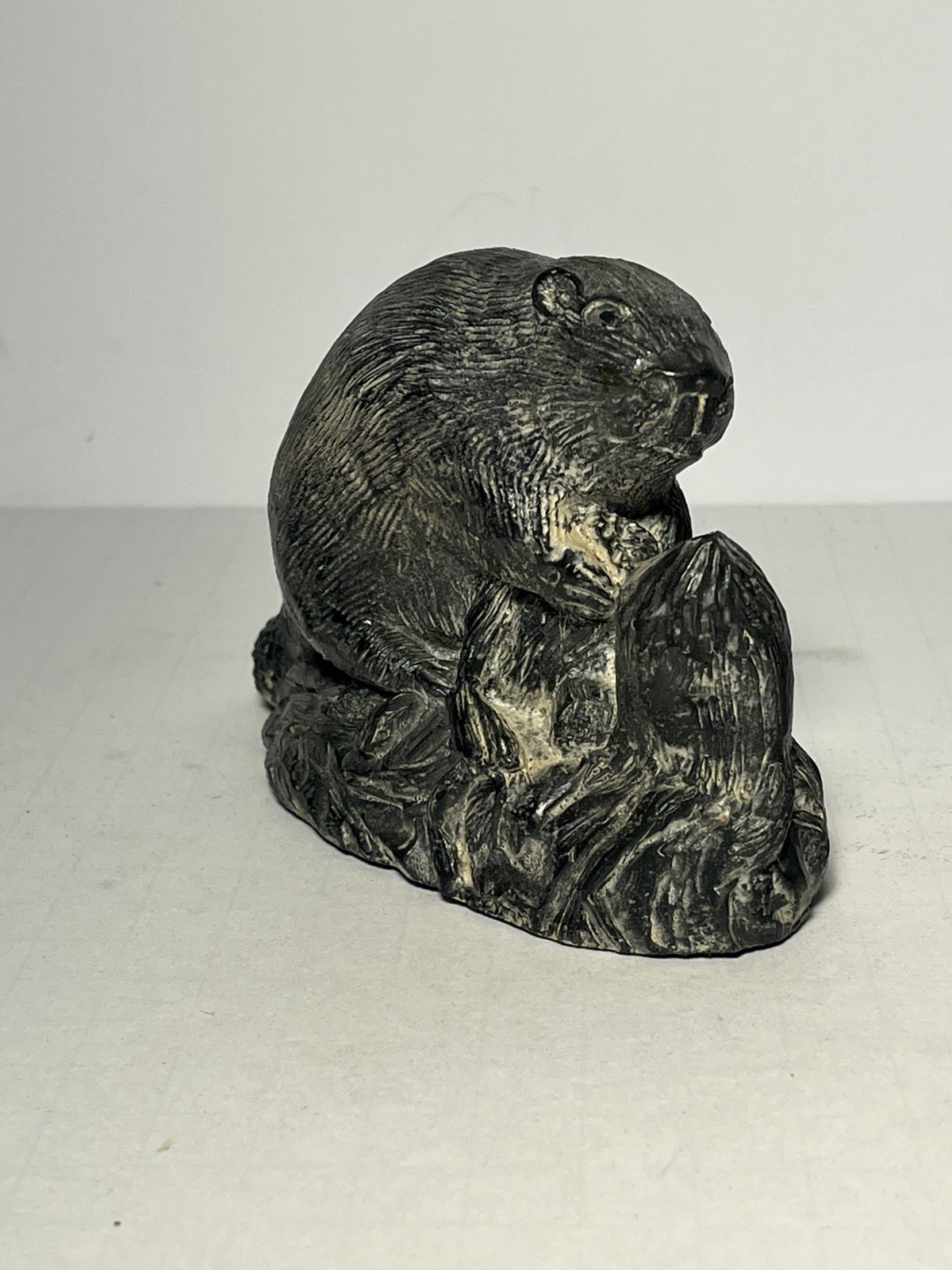The Wolf Sculptures Inuit Soapstone Carved Beaver A Wolf Original Canada 3 1/2”
