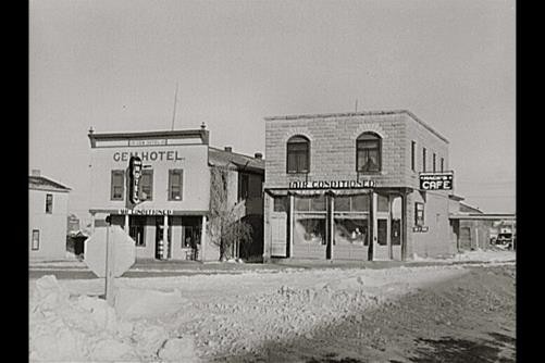 Photo:Murdo South Dakota 1940 GE Hotel and Caf� Street Scene