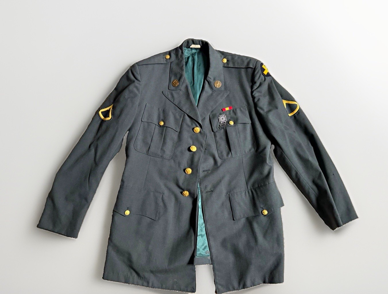 VTG 1968 US Army Class A Green Uniform Jacket 42R 131st Infantry Pins Papers