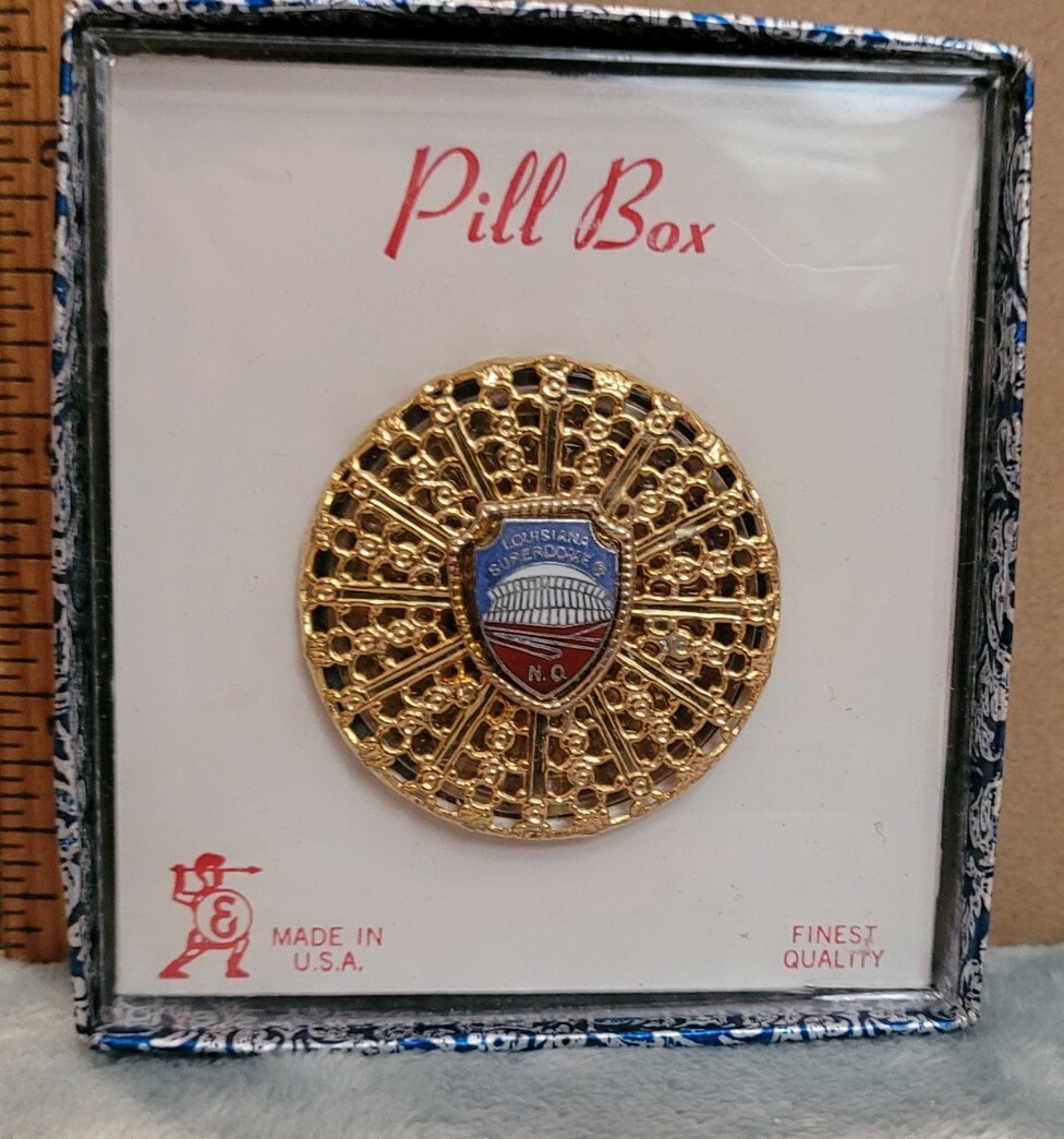 VINTAGE LOUISIANA SUPERDOME SOUVENIR PILL BOX