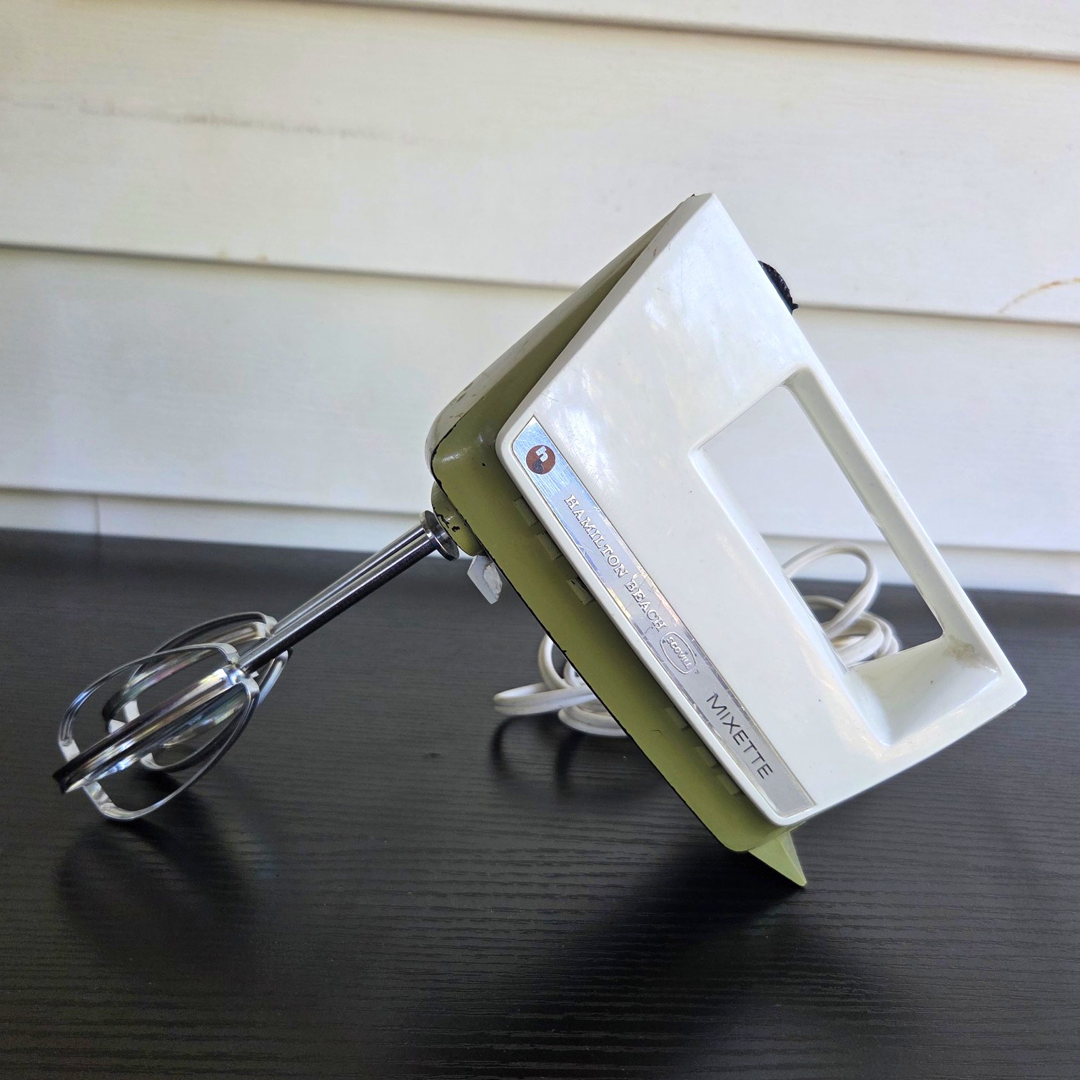 Vtg Hamilton Beach Mixette Handheld Mixer Model 97-1 100W 120V White Green