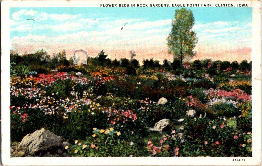 Clinton IA postcard FLOWER BEDS IN ROCK GARDENS EAGLE POINT PARK s/21 BC4274
