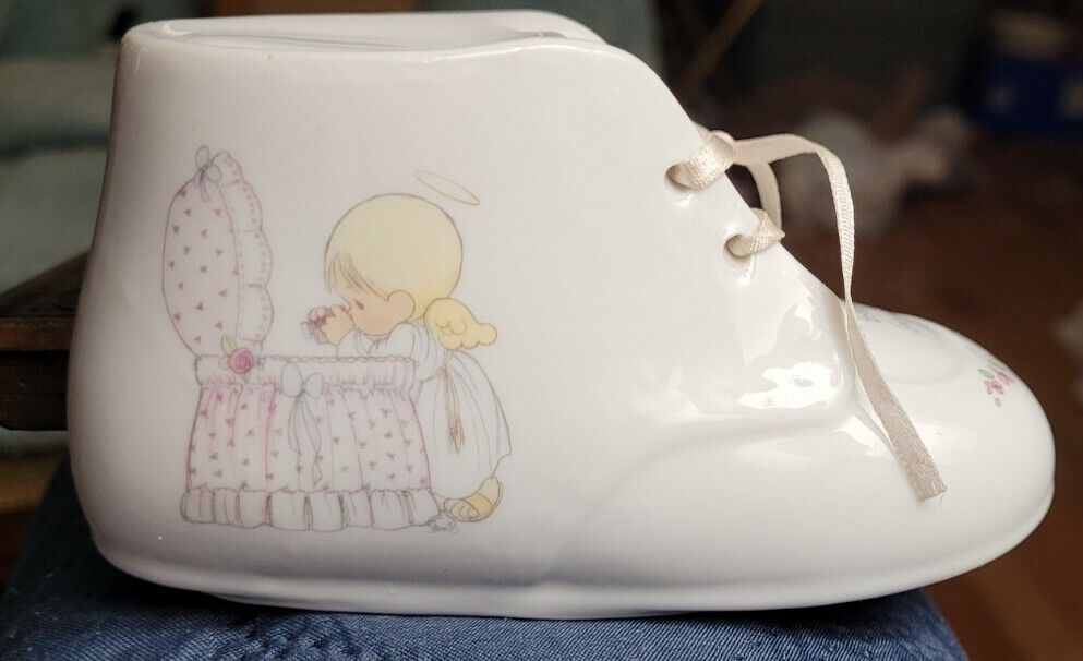 Vintage 1989 PRECIOUS MOMENTS HEAVEN BLESS YOU SHOE BANK FOR BABY GIRL