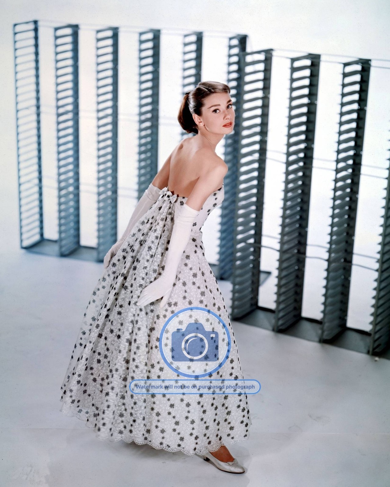 AUDREY HEPBURN FUNNY FACE PROMOTIONAL STILL 1957 8X10 PHOTO