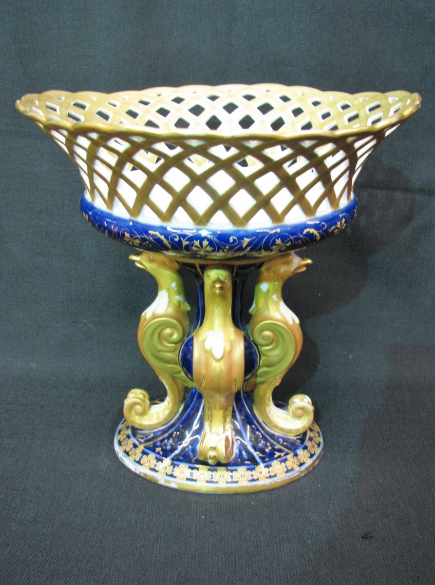 Continental Reticulated Porcelain Center Bowl, Mounted on Stylized Bird Forms